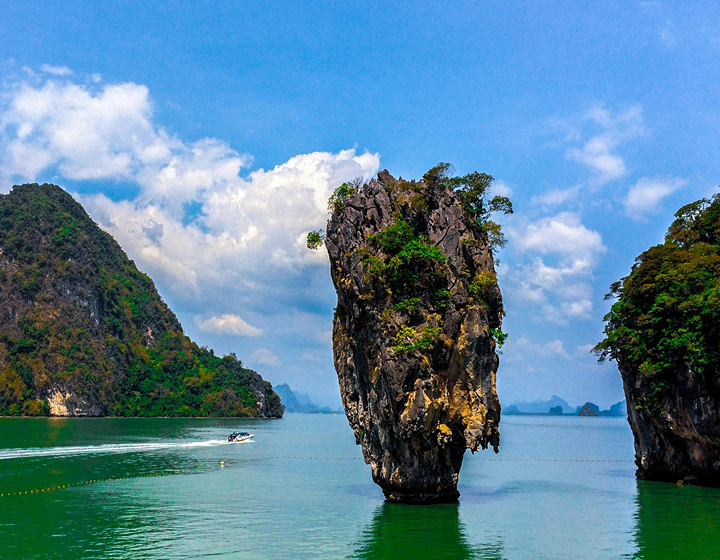 hong kong guide to Phuket Thailand what to do in Phuket what to see in Phuket island hopping james bond island koh phi phi