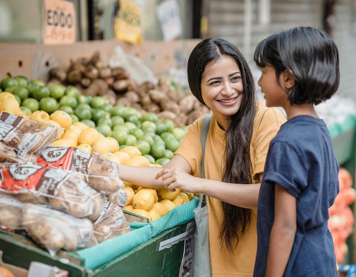 grocery shopping with kids for menu planning